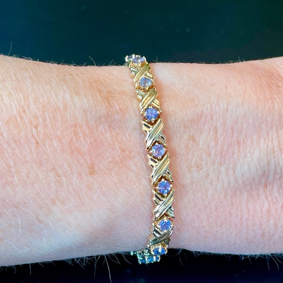 14 Karat Gold & Tanzanite Bracelet & Earrings - Picture 4 of 11